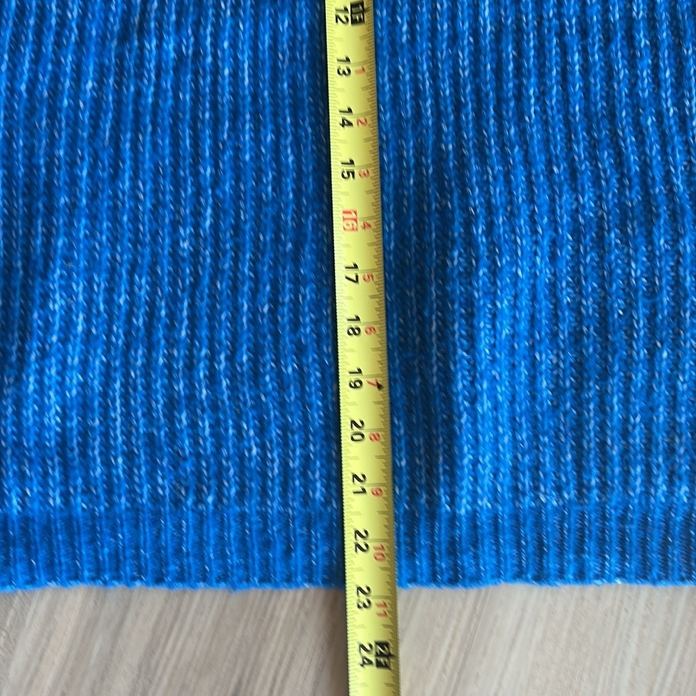 Zenana Ribbed Shaker Knit Sweater L Blue White Pullover
Casual Career - Picture 6 of 12